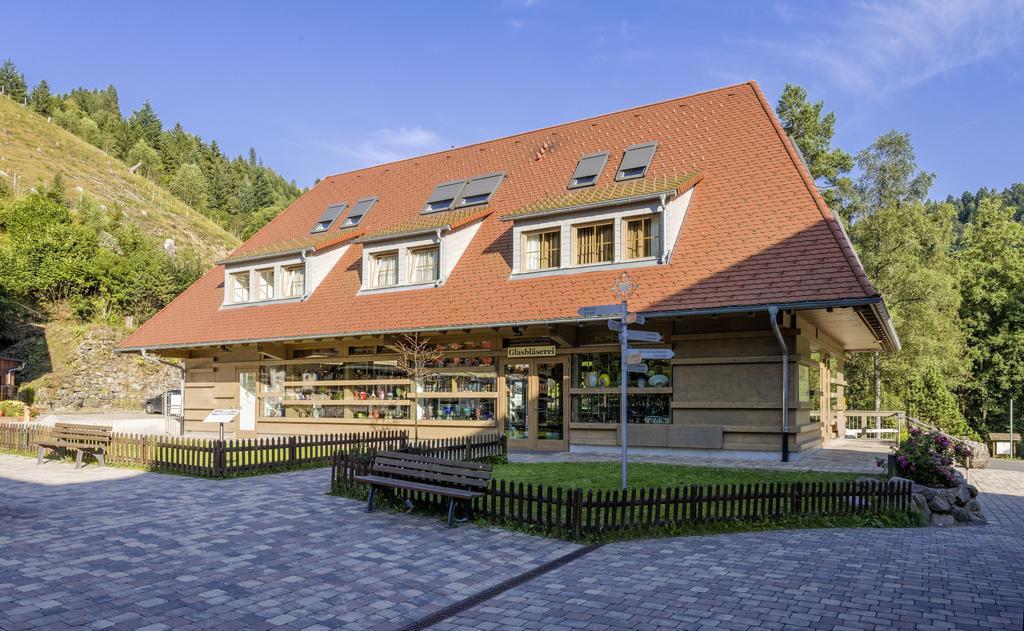 Hotel Hofgut Sternen - Ravennaschlucht Breitnau Exterior photo